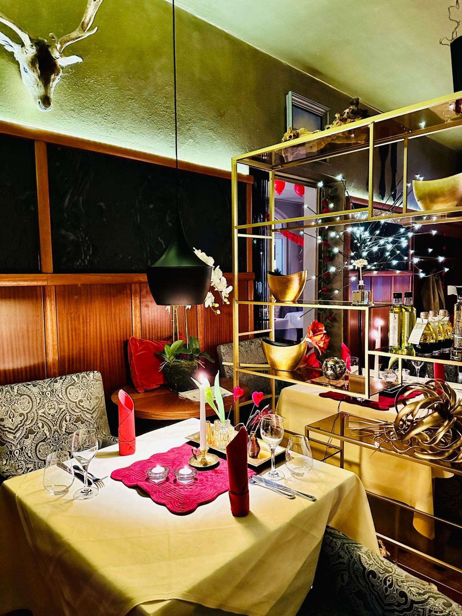 Zu Den Linden - Radebeul Pension Mit Restaurant Exterior foto